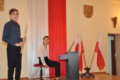 Powiatowo-miejskie obchody 226. rocznicy uchwalenia Konstytucji 3 maja - występ Marcela Podgórskiego z PSM - fot. K. Capiga