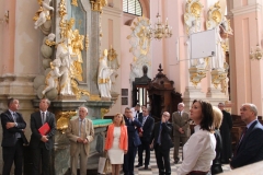 Minister Andrzej Adamczyk w Bazylice Grobu Bożego - miechowski.pl - fot. W. Pengiel