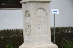 2023-10-27-kapliczka-w-Trzonowie-05