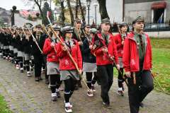 2023-11-11-obchody-w-Miechowie-004