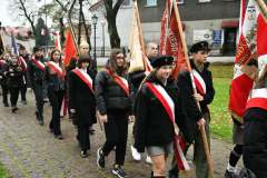 2023-11-11-obchody-w-Miechowie-018