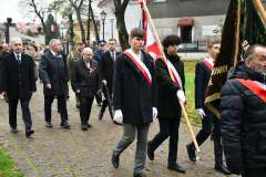 2023-11-11-obchody-w-Miechowie-023