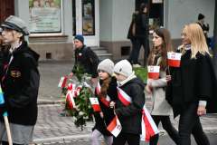 2023-11-11-obchody-w-Miechowie-049