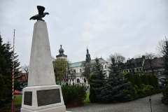 2023-11-11-obchody-w-Miechowie-064