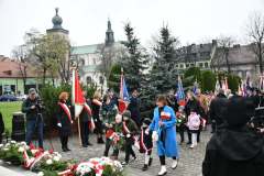 2023-11-11-obchody-w-Miechowie-082