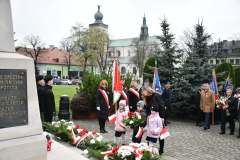 2023-11-11-obchody-w-Miechowie-083