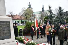 2023-11-11-obchody-w-Miechowie-084