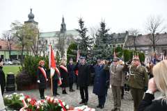 2023-11-11-obchody-w-Miechowie-086