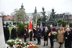 2023-11-11-obchody-w-Miechowie-096