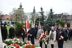 2023-11-11-obchody-w-Miechowie-099