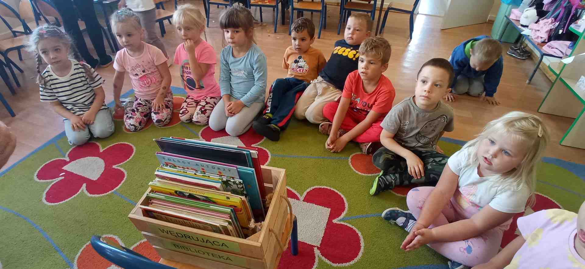 2024-Golcza-wedrujaca-biblioteka-04