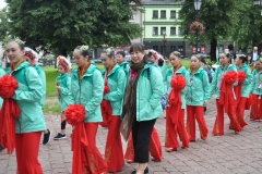 Międzynarodowe Małopolskie Spotkania z Folklorem - Miechów 2016 - wejście do bazyliki i Msza św. - miechowski.pl