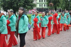 Międzynarodowe Małopolskie Spotkania z Folklorem - Miechów 2016 - wejście do bazyliki i Msza św. - miechowski.pl