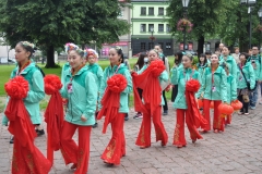 Międzynarodowe Małopolskie Spotkania z Folklorem - Miechów 2016 - wejście do bazyliki i Msza św. - miechowski.pl
