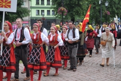Międzynarodowe Małopolskie Spotkania z Folklorem - Miechów 2016 - wejście do bazyliki i Msza św. - miechowski.pl