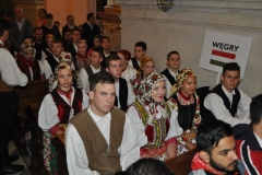 Międzynarodowe Małopolskie Spotkania z Folklorem - Miechów 2016 - wejście do bazyliki i Msza św. - miechowski.pl