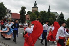 Międzynarodowe Małopolskie Spotkania z Folklorem Miechów 2016 - parada uczestników - miechowski.pl