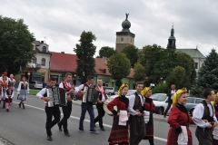 Międzynarodowe Małopolskie Spotkania z Folklorem Miechów 2016 - parada uczestników - miechowski.pl