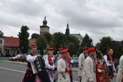 Międzynarodowe Małopolskie Spotkania z Folklorem Miechów 2016 - parada uczestników - miechowski.pl