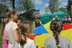 Słodka Majówka w Zagorzycach - gry i zabawy - miechowski.pl - fot. K. Capiga