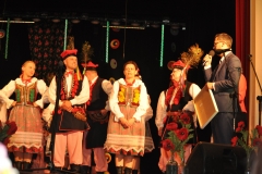 Międzynarodowe Małopolskie Spotkania z Folklorem - Zespół Pieśni i Tańca "Miechowiacy" - miechowski.pl