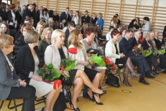 Absolwenci "Ekonomika" 2016 - pedagodzy, wychowawcy, dyrekcja, goście - miechowski.pl - fot. Krzysztof Capiga