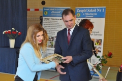 Absolwenci "Ekonomika" 2016 - nagrody i dyplomy dla najlepszych - miechowski.pl - fot. Krzysztof Capiga