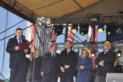 Wybory Chłopa Roku 2017 - oficjele na czele z wójtem gminy Racławice Adamem Samborskim - fot. K. Capiga