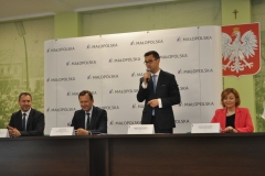 Podpisanie umowy na ponad 3 mln dotacji unijnych dla gminy Miechów - fot. K. Capiga