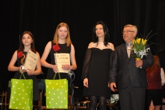 XXV Miechowski Festiwal Młodych Muzyków - zdobywczyni Nagrody Rady Miejskiej - Amelia Kozieł i Agata Fugat - fot. K. Capiga