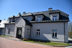 Kompleks-w-Rzedowicach-budynek-dla-uchodzcow