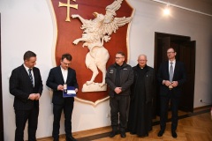 2023-03-30-pamiatka-dla-MZM-od-sluzby-wieziennej-03