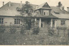 Dwór Zofii Starowiejskiej-Morstinowej w Święcicach - zdjęcie sprzed wojny