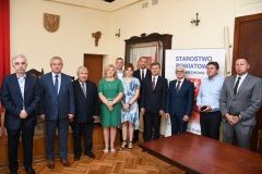Nowo powołani dyrektorzy miechowskich powiatowych jednostek oświatowych i Zarządu Dróg Powiatowych