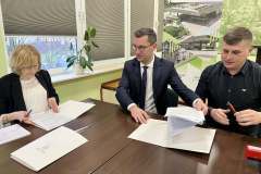 Podpisanie-umowy-budowa-dworca-Miechow-004