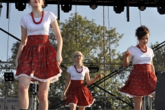 Przedstawicielki gminy Racławice na Dożynkach Powiatowych w Przybysławicach - miechowski.pl