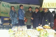 57395802_433655340735033_5190646394452443136_n