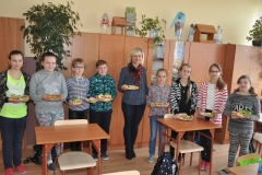 Śniadanie daje moc uczniom Społecznej Szkoły Podstawowej w Przybysławicach - fot. K. Capiga