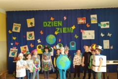 2023-SP-Ksiaz-Maly-Dzien-Ziemi-01