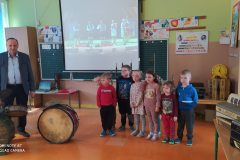 SP-Ksiaz-Maly-spotkanie-z-muzyka-ludowa-07