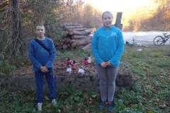 SP-Ksiaz-Maly-uczniowie-na-mogilach-w-Trzonowie-004