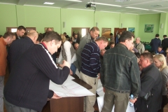 Kolejka do projektantów - lawina pytań - fot. Krzysztof Capiga - miechowski.pl