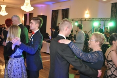 Studniówka Zespołu Szkół Nr 1 w Miechowie - fot. K. Capiga - miechowski.pl