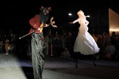 Teatr-uliczny-w-Parku-w-Miechowie-07