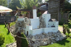 Wakacyjna wycieczka z CKiS do Ogrodzieńca - miechowski.pl