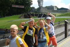 Wakacyjna wycieczka z CKiS do Ogrodzieńca - miechowski.pl