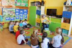 Golcza-wedrujaca-biblioteka-2022-05