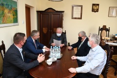 2020-05-11-Wiceminister-Sportu-w-Miechowie-00