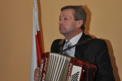 Wieczór Seniora z KGW Książ Wielki - akompaniament akordeonowy - Wiesław Kopeć - miechowski.pl - fot. K. Capiga