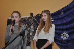 Wieczór Seniora z KGW Książ Wielki - występ uczniów miejscowej Szkoły Podstawowej - miechowski.pl - fot. K. Capiga